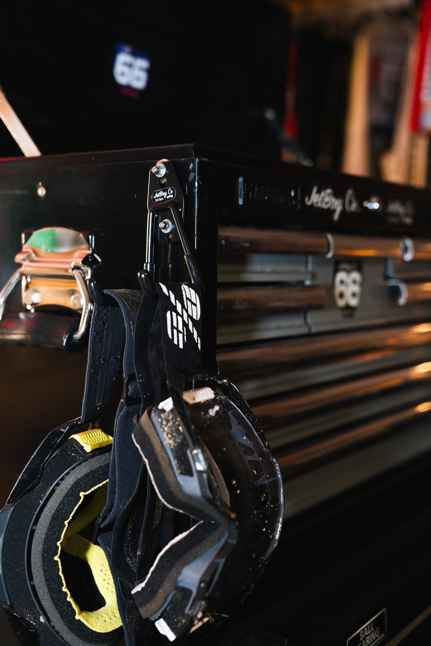 Goggle Hanger – Magnetic Mount